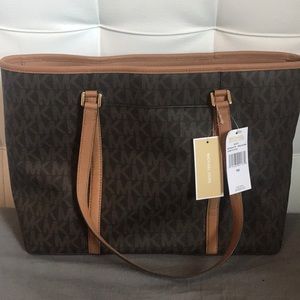 Michael Kors Sady over size tote/purse